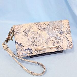 🔷VGUC Brahmin Debra Wristlet Wallet in Blue Jay